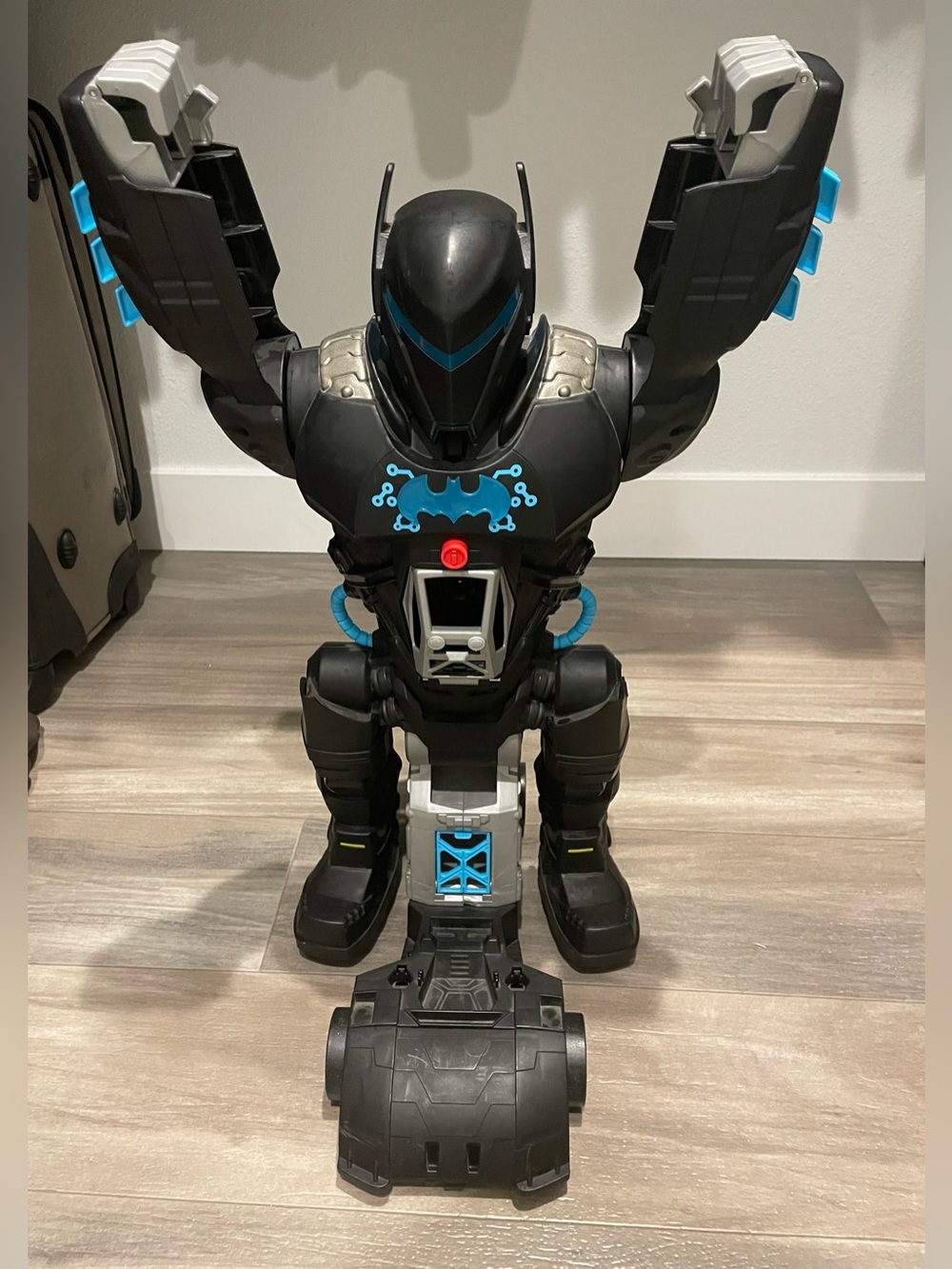 Fisher-Price Imaginext DC Super Friends Bat-Tech Batbot Batman 2ft tall